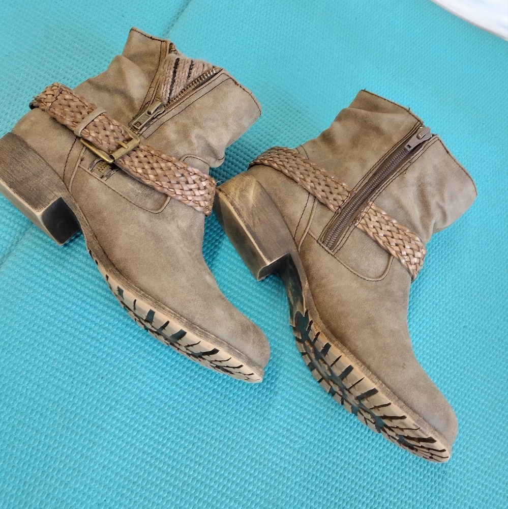 Vintage 90s Y2K Mudd Faux Leather Ankle Boots Side Zip Shoes 8